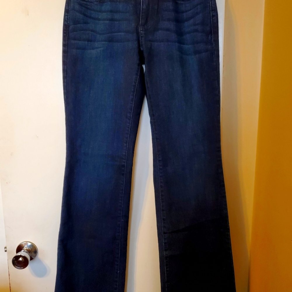 Ann Taylor Curvy Bootleg Jeans Size 4 (NWT)